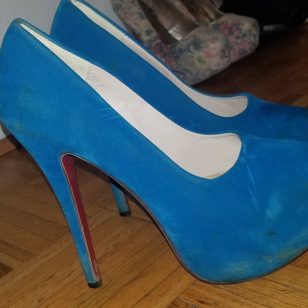 No longer wear. Wore a handful of times